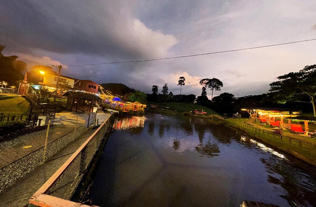 Lagos De Venecia Santa Rosa de Cabal Bagian luar foto